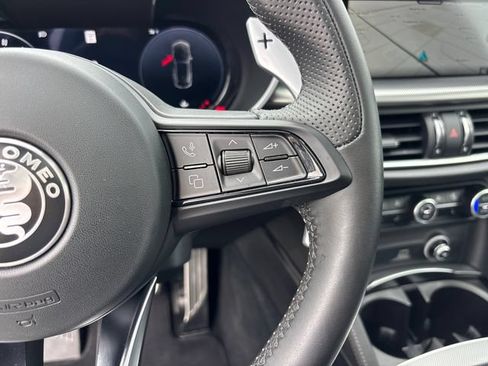 Used 2024 Alfa Romeo Stelvio Veloce AWD/4WD image 21