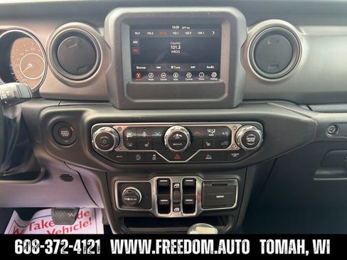 Used 2023 Jeep Gladiator Sport AWD/4WD image 18