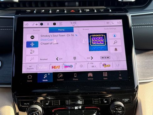 New 2025 Jeep Grand Cherokee L Limited w/ Black Appearance Package image 24