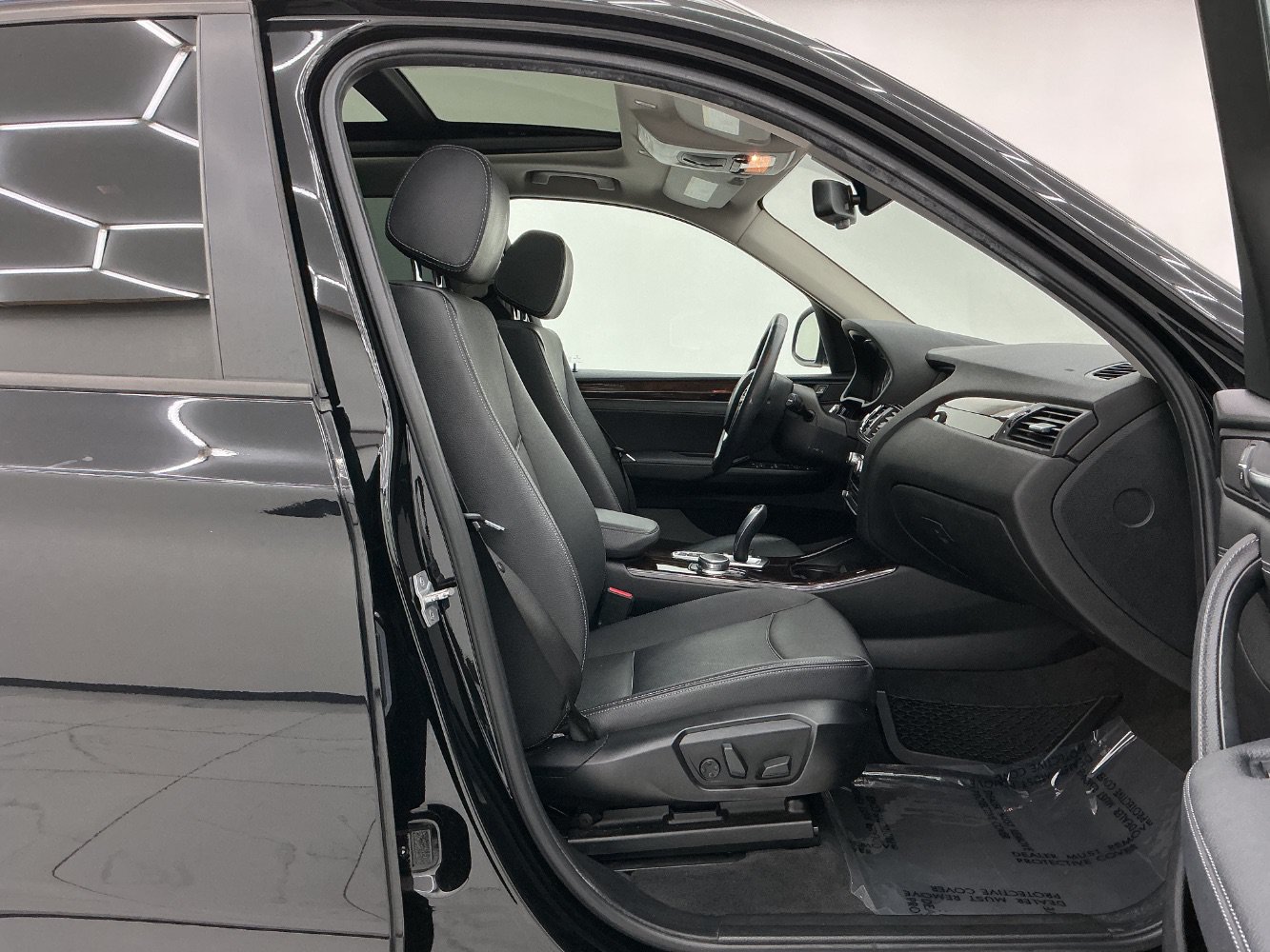 Used 2017 BMW X3 xDrive28i AWD/4WD image 15