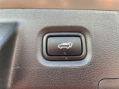 Used 2023 Hyundai Santa Fe SEL image 12