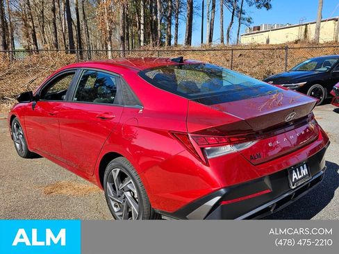 Used 2025 Hyundai Elantra SEL FWD image 11