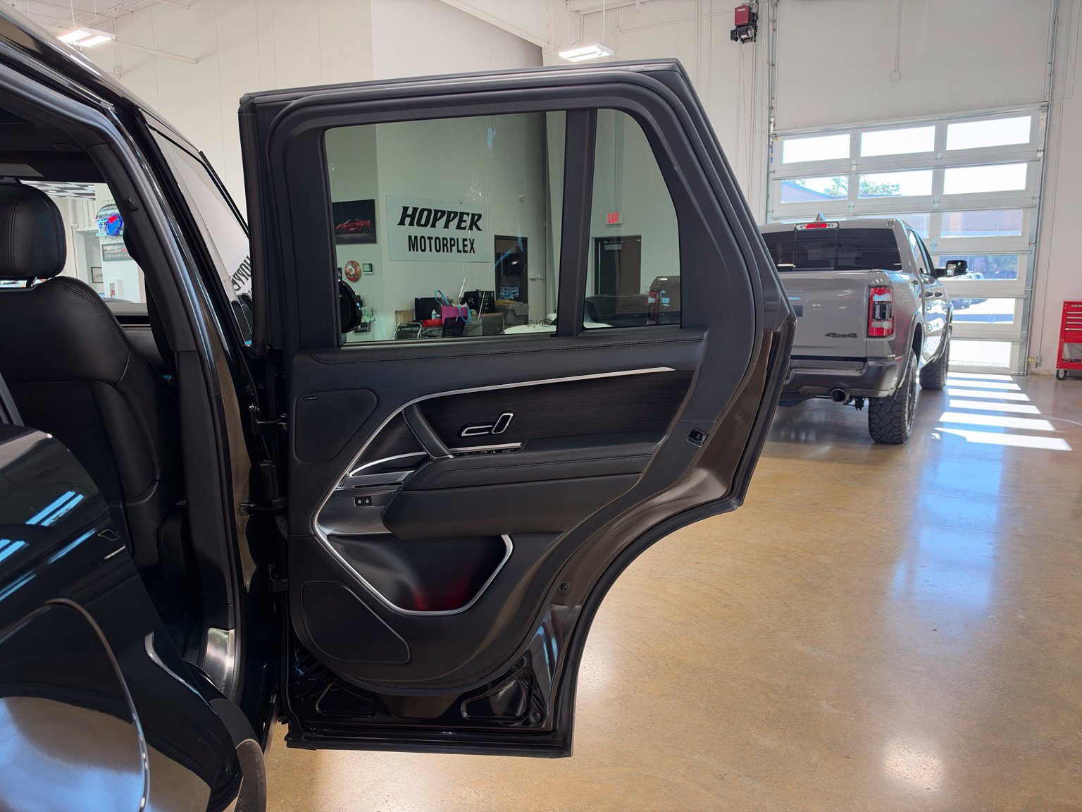 Used 2023 Land Rover Range Rover SE AWD/4WD image 37