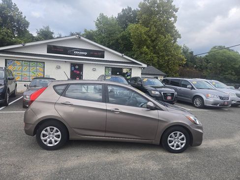 Used 2013 Hyundai Accent GS FWD image 5