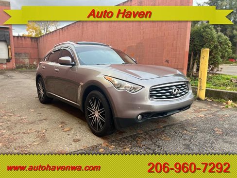 Used 2011 INFINITI FX35 Base w/ Premium Pkg image 2