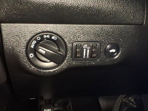 Used 2016 Dodge Challenger SRT Hellcat image 16