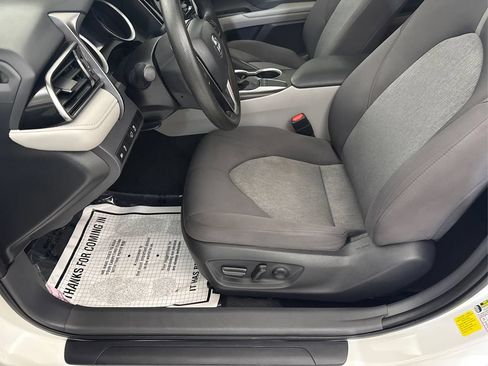Used 2022 Toyota Camry LE FWD image 28