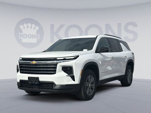 New 2026 Chevrolet Traverse LT w/ Driver Confidence Package image 1