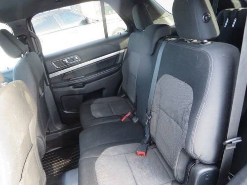 Used 2019 Ford Explorer XLT w/ Equipment Group 201A AWD/4WD image 28