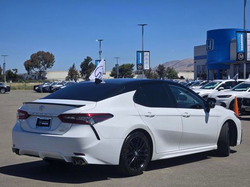 Used 2023 Toyota Camry XSE FWD image 7