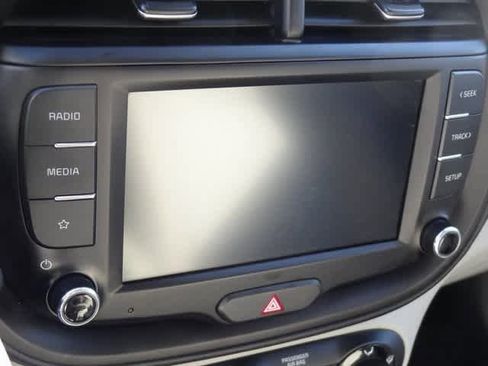 Used 2023 Kia Soul LX image 12