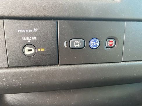 Used 2018 Chevrolet Express 2500 RWD image 22