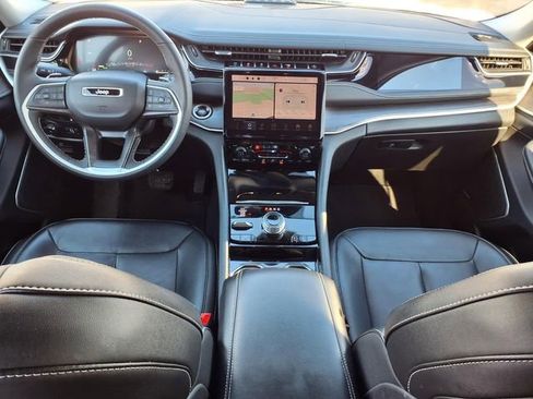 Used 2022 Jeep Grand Cherokee Limited 4xe image 11