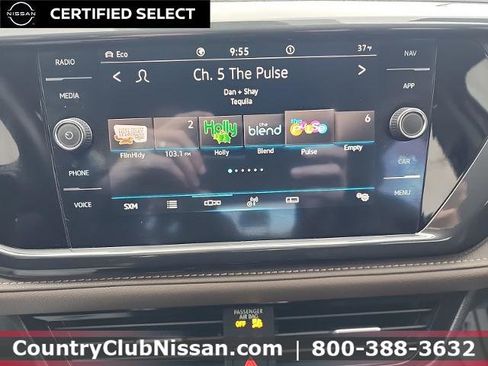 Used 2022 Volkswagen Taos SEL image 16