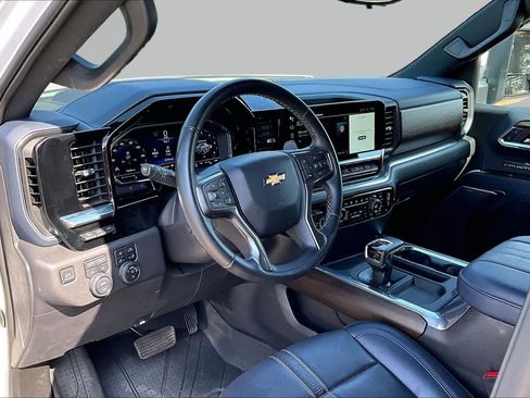Used 2024 Chevrolet Silverado 1500 High Country w/ Technology Package AWD/4WD image 16