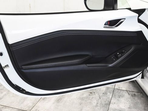 Used 2023 MAZDA MX-5 Miata Grand Touring RWD image 10