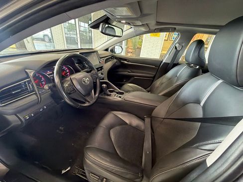 Used 2023 Toyota Camry XSE FWD image 8