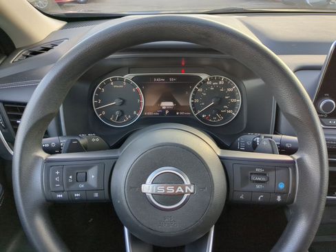 Used 2024 Nissan Rogue SV image 18