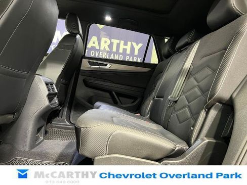 Used 2024 Volkswagen Atlas Cross Sport SE w/ Panoramic Sunroof Package AWD/4WD image 24