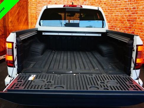 Certified 2025 Nissan Frontier SV w/ SV Convenience Package AWD/4WD image 44
