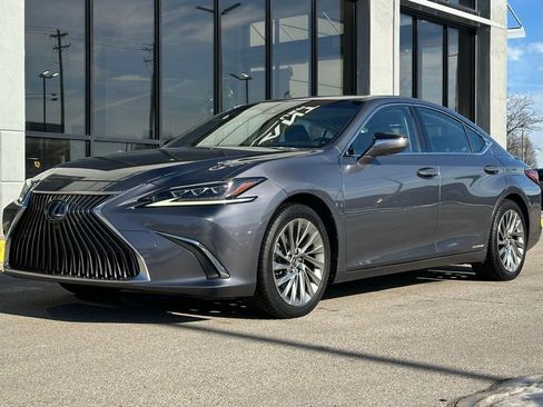 Used 2019 Lexus ES 300h w/ Luxury Package image 5