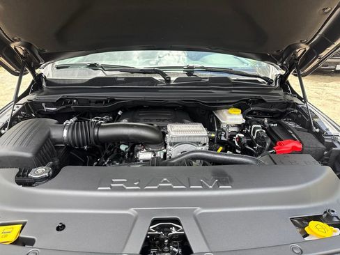 New 2026 RAM 1500 4x4 Crew Cab image 32