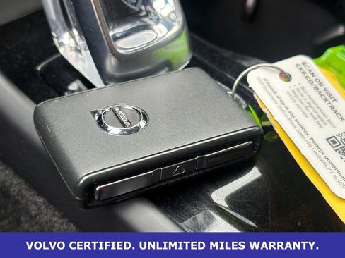 Certified 2025 Volvo XC40 B5 Plus AWD/4WD image 36
