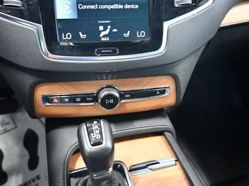 Used 2021 Volvo XC90 T6 Momentum w/ Advanced Package AWD/4WD image 18