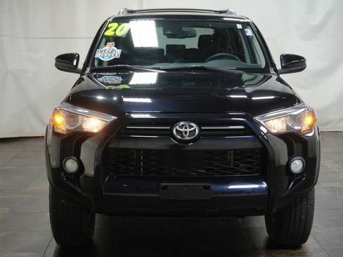 Used 2020 Toyota 4Runner SR5 AWD/4WD image 9