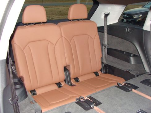 Used 2021 Audi Q7 2.0T Premium Plus w/ Premium Plus Package image 13