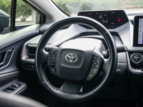 Used 2024 Toyota Prius XLE AWD/4WD image 12