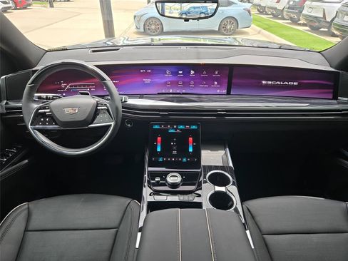 Certified 2025 Cadillac Escalade Sport AWD/4WD image 13