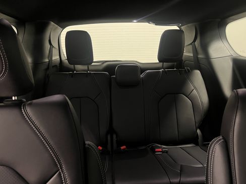 New 2026 Chrysler Pacifica Select image 17