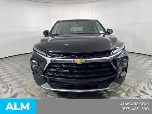 Used 2025 Chevrolet Blazer LT FWD image 3