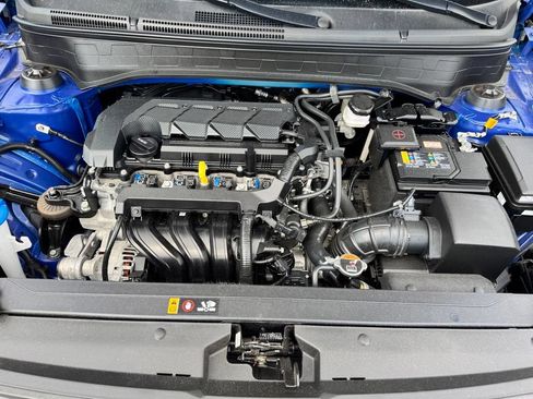 Used 2025 Hyundai Venue SEL FWD image 17