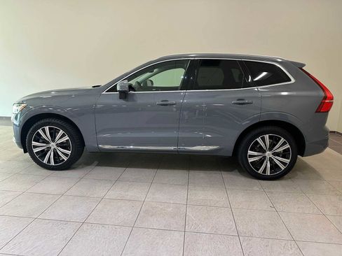 Used 2022 Volvo XC60 B6 Inscription w/ Climate Package image 3