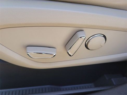 Used 2018 Lincoln MKX Premiere image 12