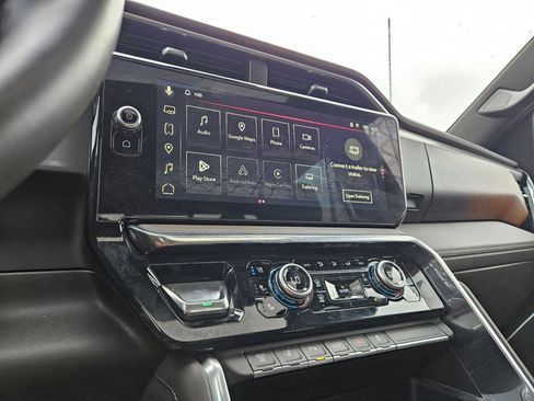 Used 2024 GMC Sierra 3500 Denali w/ Denali Reserve Package image 14