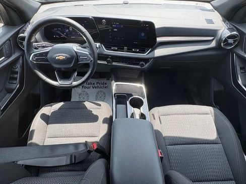 Used 2025 Chevrolet Equinox LT AWD/4WD image 10