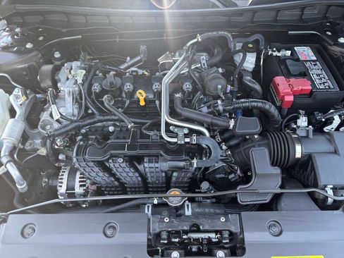 Used 2025 Nissan Altima 2.5 SV FWD image 33