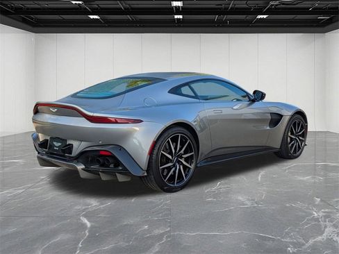 Used 2019 Aston Martin V8 Vantage Coupe image 9