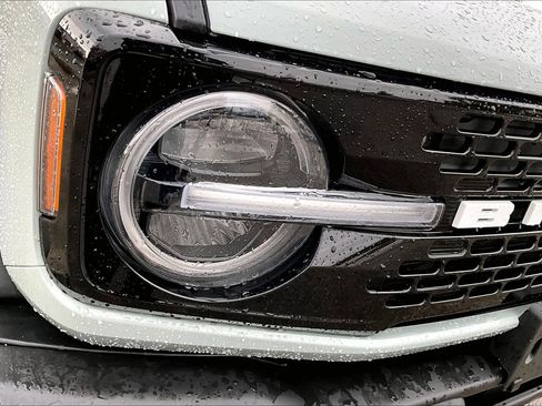 Used 2023 Ford Bronco Wildtrak image 24