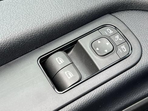 Used 2024 Mercedes-Benz Sprinter 2500 image 13