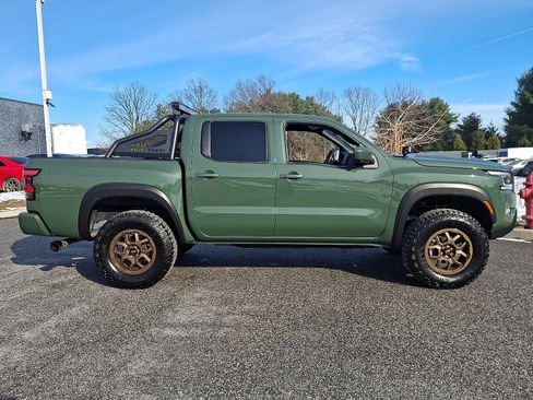 Used 2022 Nissan Frontier PRO-4X image 7