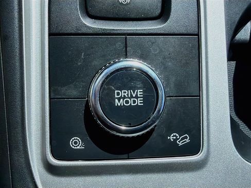 Used 2023 Ford Explorer XLT AWD/4WD image 44