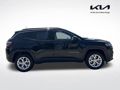 Used 2024 Jeep Compass Latitude AWD/4WD image 1