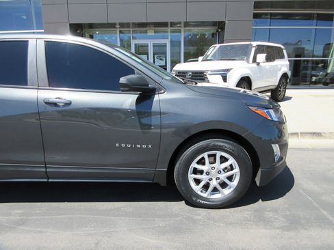 Used 2021 Chevrolet Equinox LS w/ LPO, Floor Liner Package FWD image 13