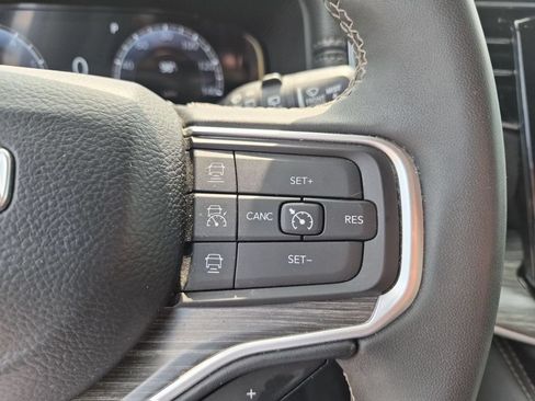 Used 2024 Jeep Wagoneer Series II AWD/4WD image 19