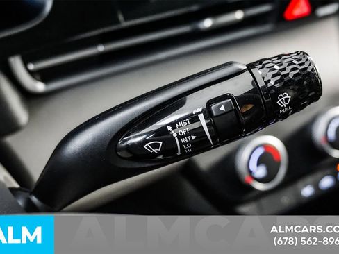 Used 2025 Hyundai Elantra SE image 53