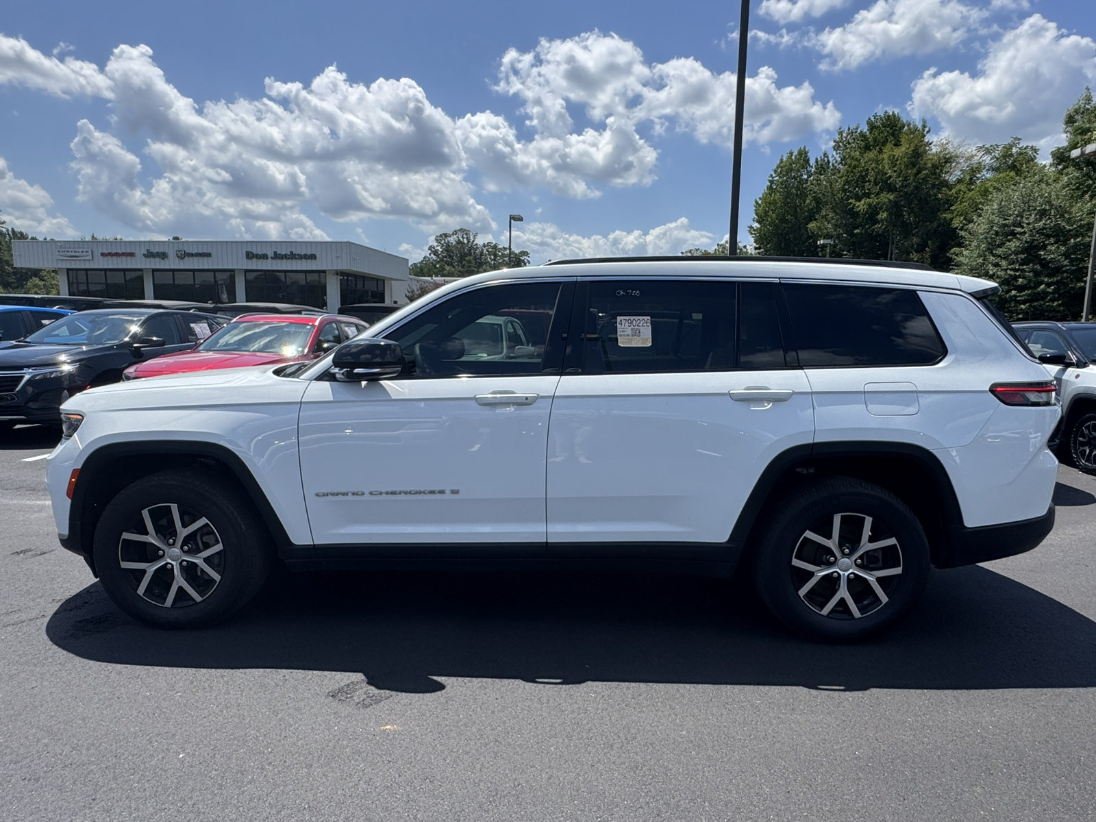 Used 2025 Jeep Grand Cherokee L Limited RWD image 8